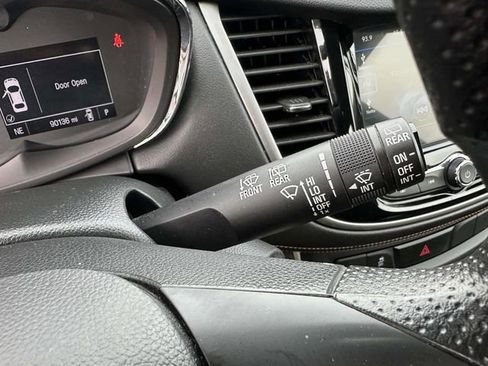 Used 2018 Chevrolet Trax LS image 10