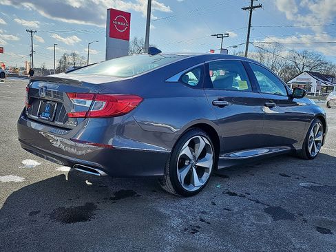 Used 2019 Honda Accord Touring image 4