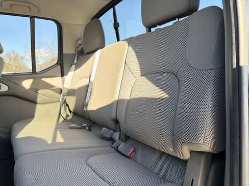 Certified 2021 Nissan Frontier SV image 28