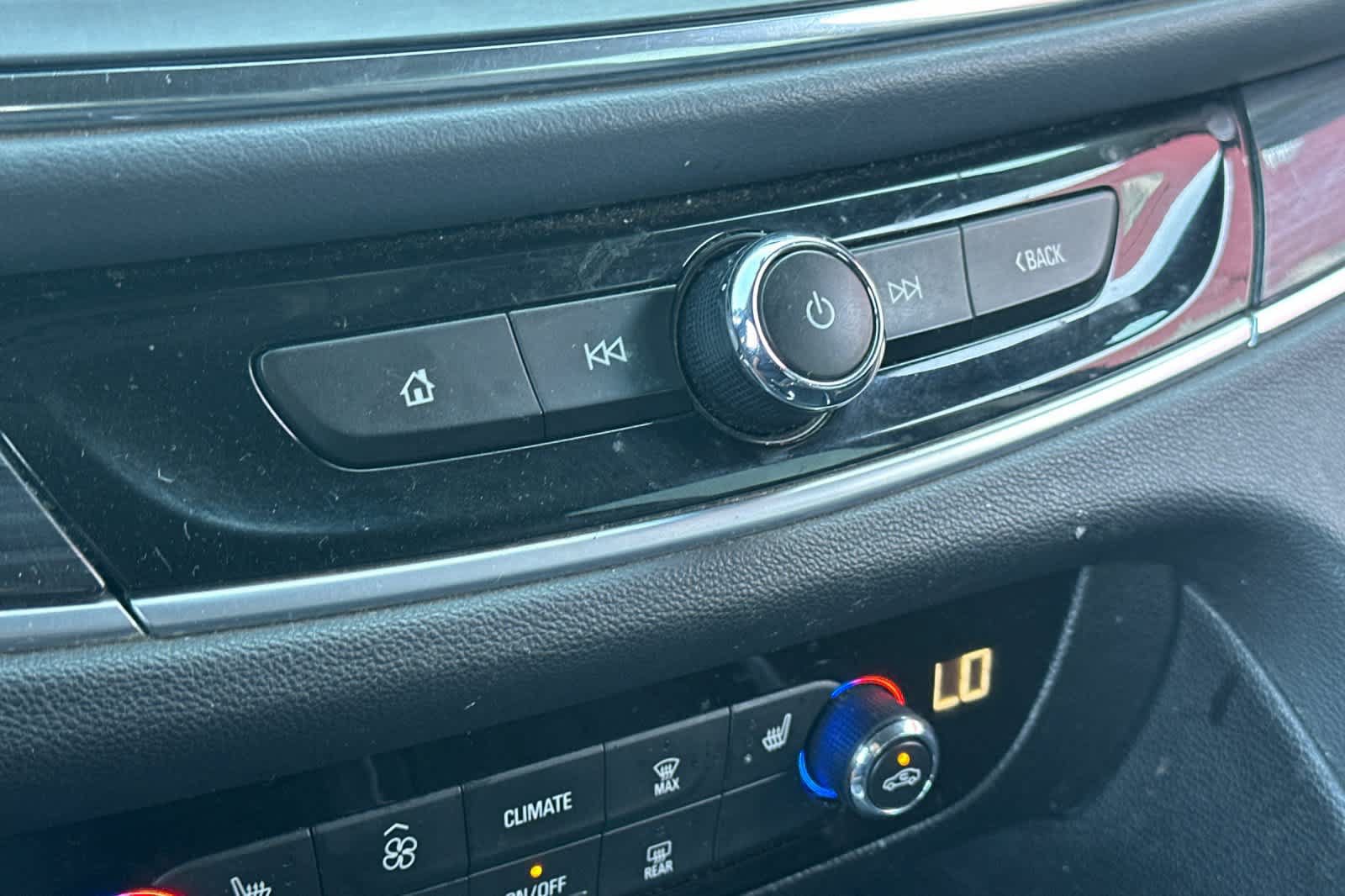 Used 2021 Buick Enclave Essence FWD image 23