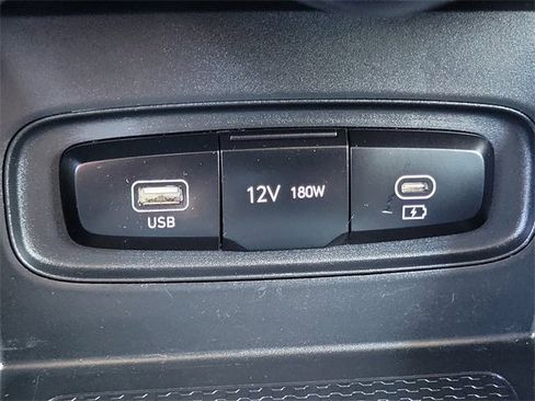 Used 2023 Hyundai Venue SE image 14