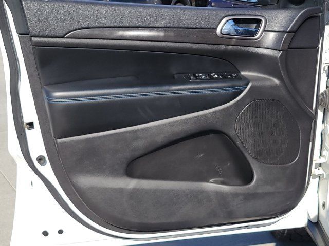 Used 2018 Jeep Grand Cherokee Laredo AWD/4WD image 7