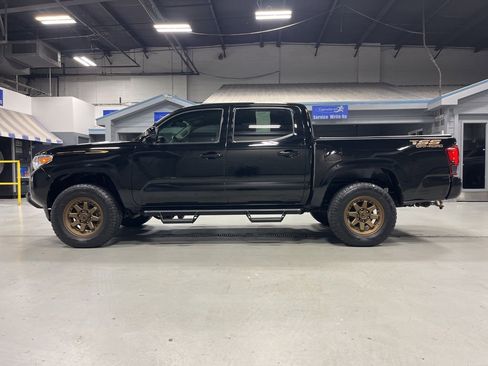 Used 2023 Toyota Tacoma SR image 4