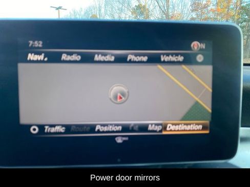 Used 2018 Mercedes-Benz GLC 300 4MATIC image 11