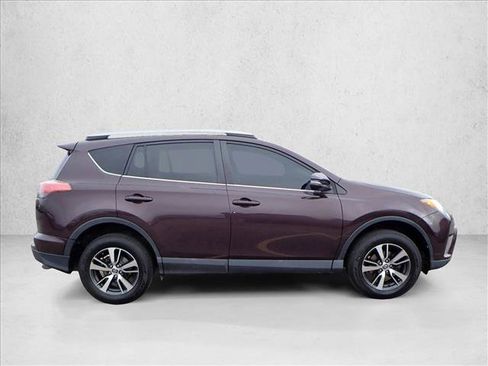 Used 2018 Toyota RAV4 XLE image 5