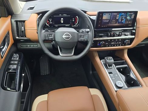 New 2026 Nissan Pathfinder Platinum AWD/4WD image 13