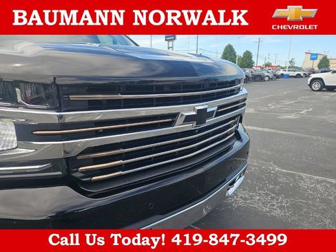Used 2021 Chevrolet Silverado 1500 High Country w/ Technology Package AWD/4WD image 17