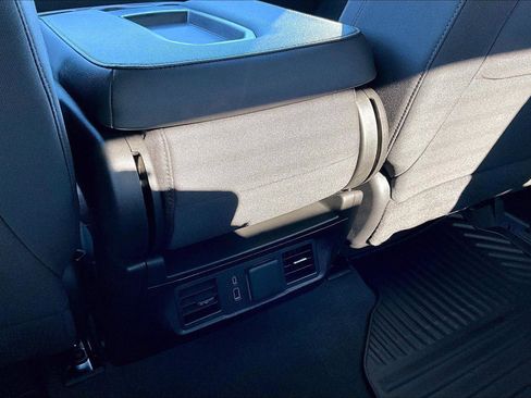 Used 2024 GMC Sierra 1500 Elevation image 34