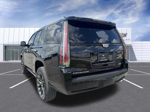 Used 2020 Cadillac Escalade Premium Luxury w/ Escalade Sport Edition AWD/4WD image 12