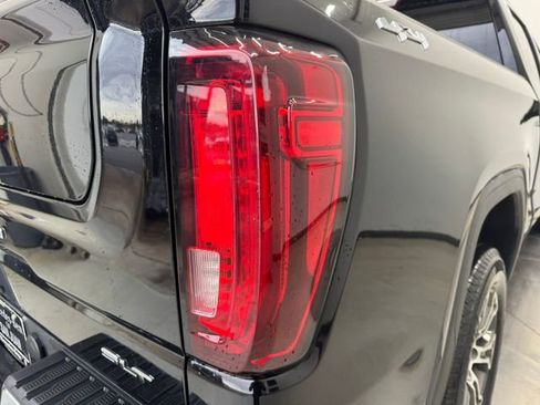 Used 2025 GMC Sierra 1500 SLT image 34