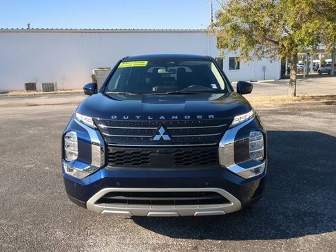 Used 2023 Mitsubishi Outlander SE image 9