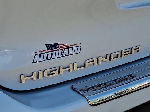 Used 2023 Toyota Highlander XLE w/ Protection Package #3 (TMS) AWD/4WD image 31