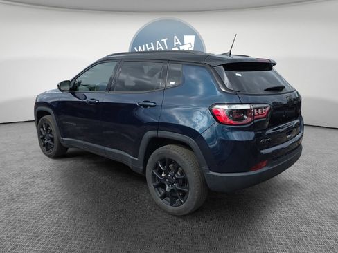 Used 2024 Jeep Compass Latitude w/ Altitude Special Edition AWD/4WD image 6
