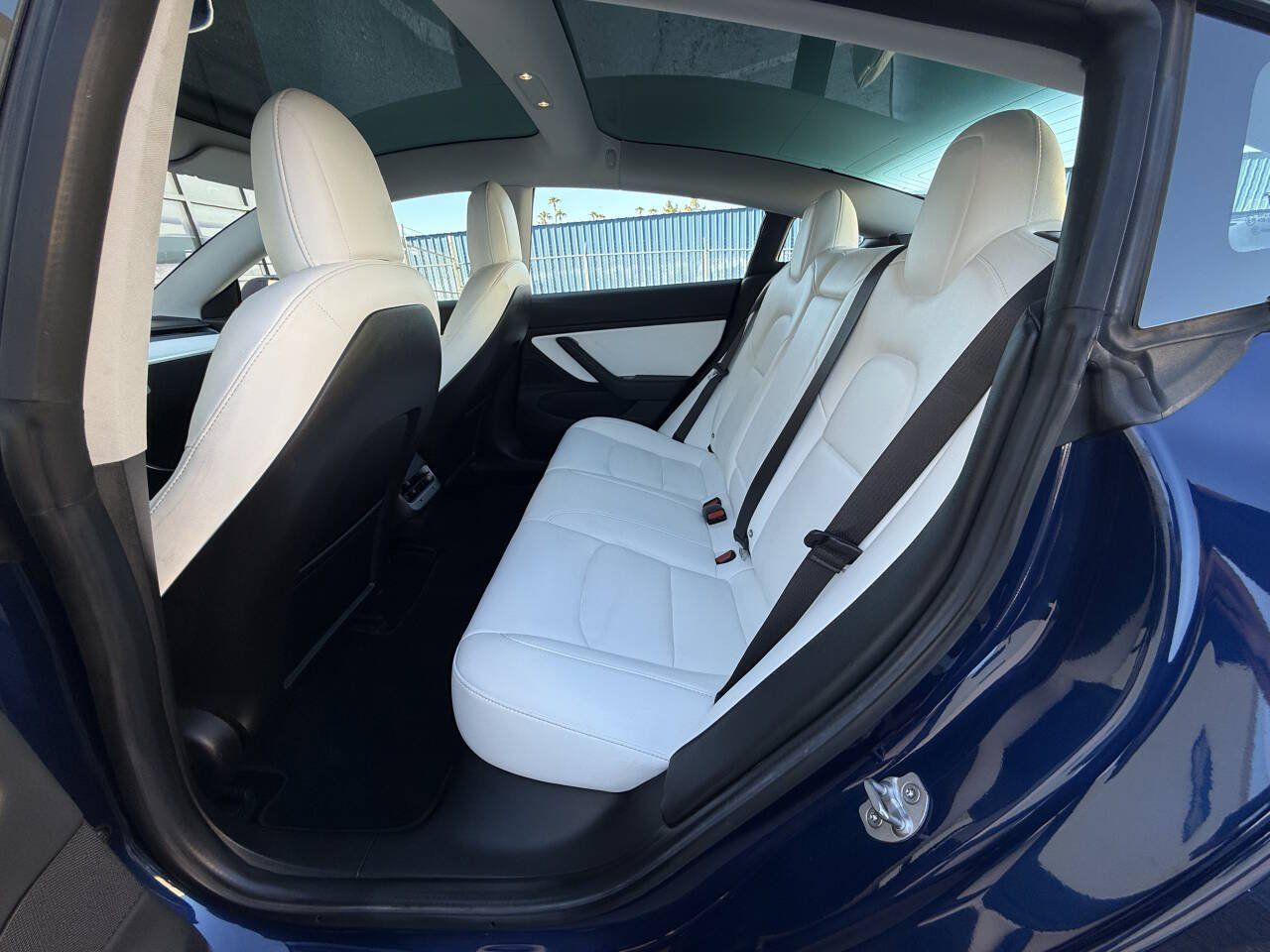 Used 2018 Tesla Model 3 Long Range AWD/4WD image 21