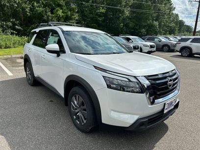 New 2025 Nissan Pathfinder SV