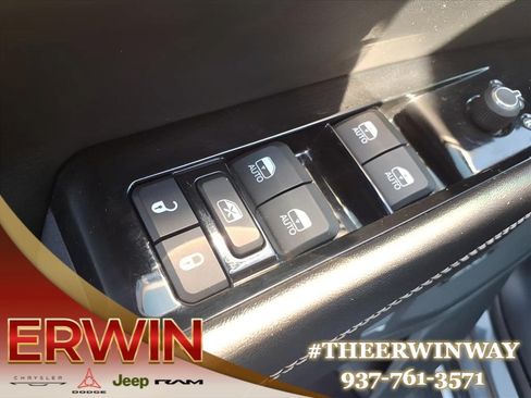 Certified 2024 Jeep Wagoneer L Series II w/ Flexible Seating Group AWD/4WD image 13