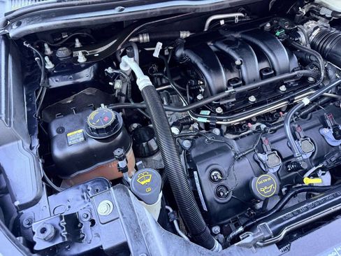 Used 2016 Ford Explorer XLT w/ Equipment Group 201A FWD image 13
