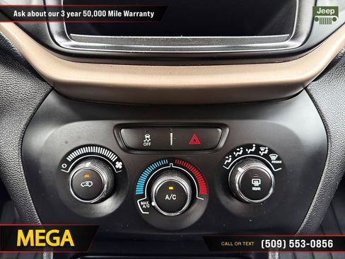 Used 2016 Jeep Cherokee Sport FWD image 30
