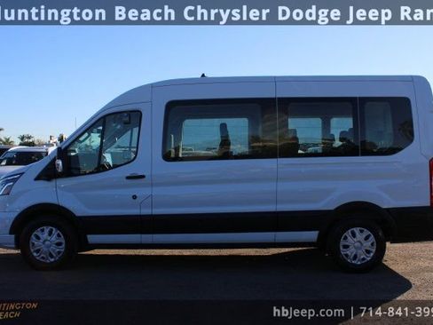 Used 2023 Ford Transit 350 XLT image 3