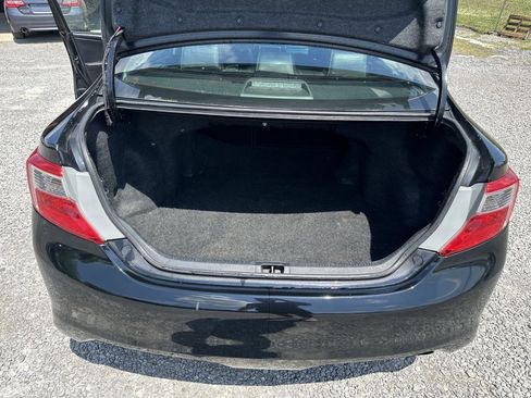 Used 2014 Toyota Camry SE image 18