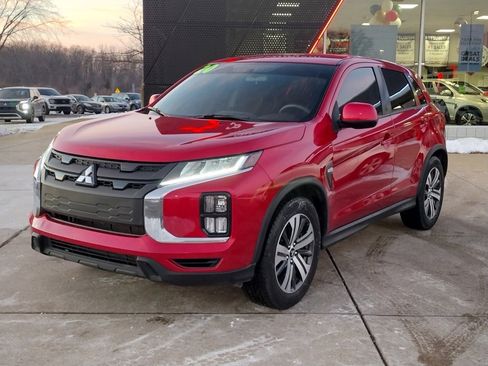Used 2020 Mitsubishi Outlander Sport ES image 1