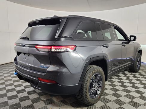 Used 2025 Jeep Grand Cherokee Trailhawk w/ Advanced Protech Group II image 7