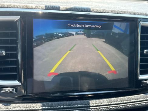 Used 2023 Chrysler Pacifica Limited FWD image 27