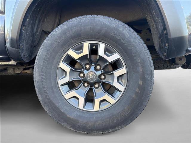 Used 2020 Toyota Tacoma TRD Off-Road AWD/4WD image 9