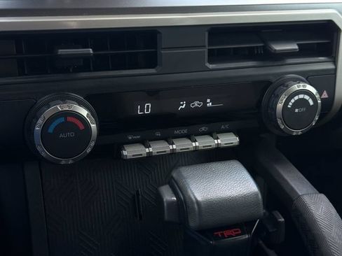 Used 2024 Toyota Tacoma TRD Off-Road AWD/4WD image 20