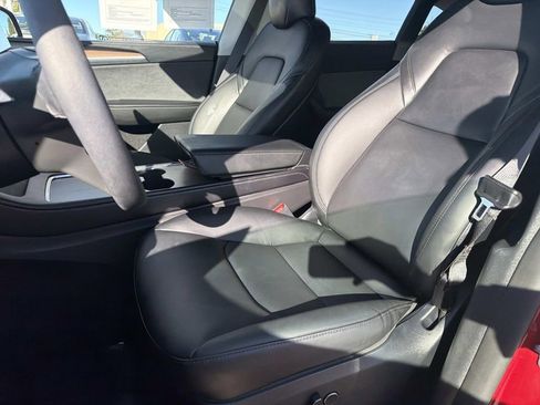 Used 2024 Tesla Model Y Long Range image 16