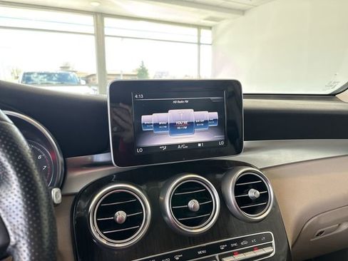 Used 2019 Mercedes-Benz GLC 300 w/ Premium Package image 29