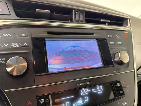 Used 2014 Toyota Avalon XLE FWD image 24