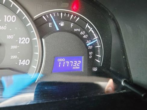 Used 2012 Toyota Camry LE image 21