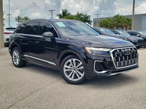 Certified 2025 Audi Q7 3.0T Prestige AWD/4WD image 32