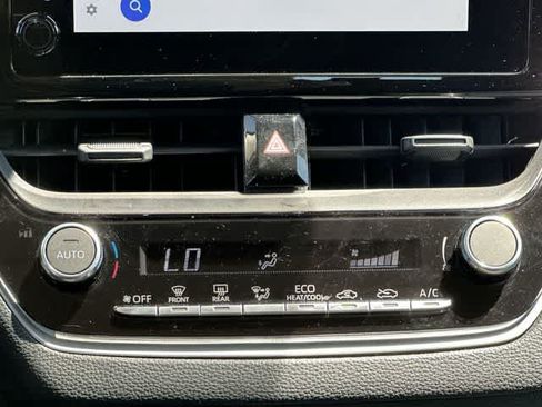Used 2025 Toyota Corolla LE FWD image 12