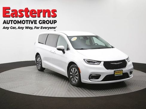 Used 2023 Chrysler Pacifica Touring-L FWD image 53