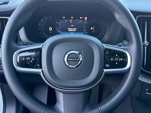 Used 2025 Volvo XC60 B5 Plus image 26