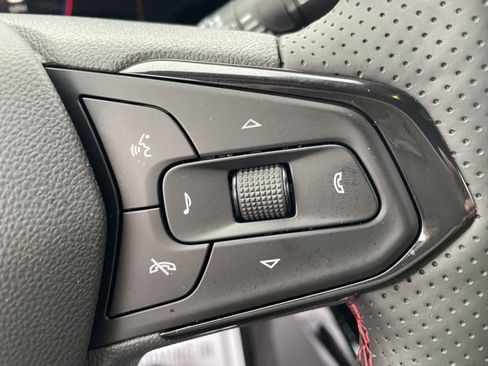 Used 2025 Chevrolet Trax RS w/ Driver Confidence Package image 18