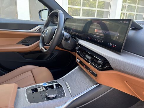 Used 2025 BMW i4 eDrive40 image 24