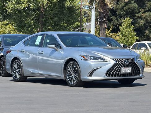 Certified 2025 Lexus ES 300h w/ Premium Package FWD image 5