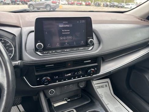Used 2023 Nissan Rogue SV w/ SV Premium B Package image 25
