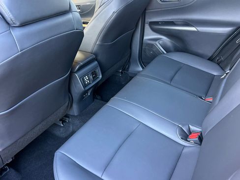 Certified 2024 Toyota Venza XLE image 15