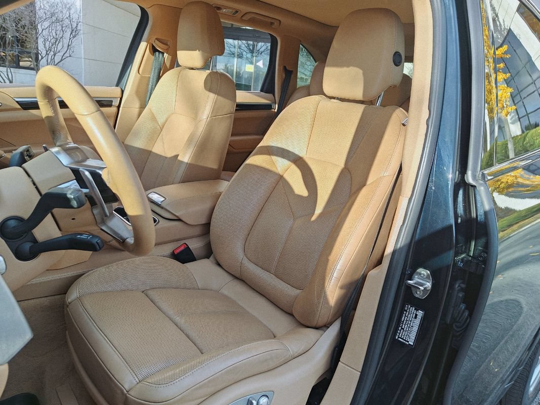 Used 2016 Porsche Cayenne S AWD/4WD image 26
