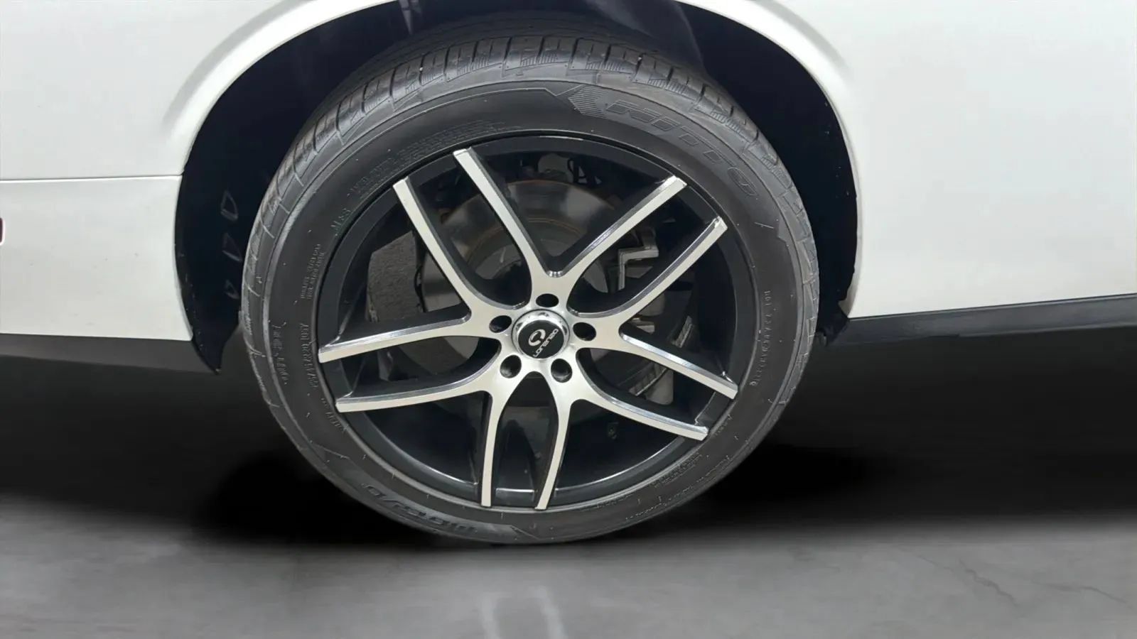 Used 2012 Dodge Challenger SXT RWD image 25