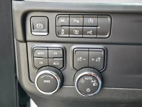 Used 2025 Chevrolet Tahoe LT image 16