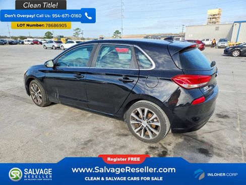 Used 2019 Hyundai Elantra GT image 3