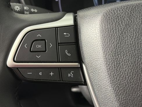 Used 2025 Toyota Grand Highlander FWD image 17