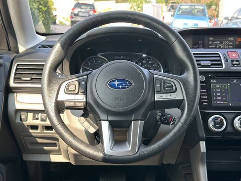 Used 2017 Subaru Forester 2.5i Premium AWD/4WD image 17