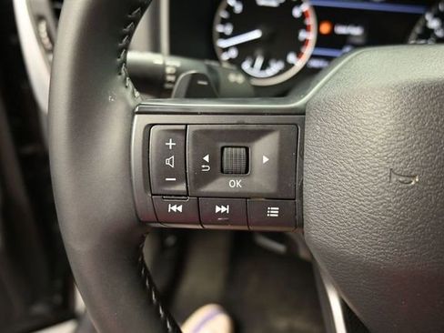 Used 2025 Nissan Rogue SV AWD/4WD image 26