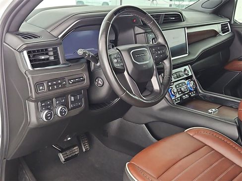 Used 2024 GMC Yukon XL Denali Ultimate image 16